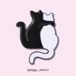 Gatitos abrazados